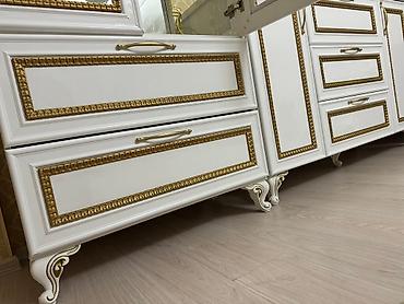 Серванты: Продаются шкафы в гостиную, холл 

Цена 65 000 сом — 6