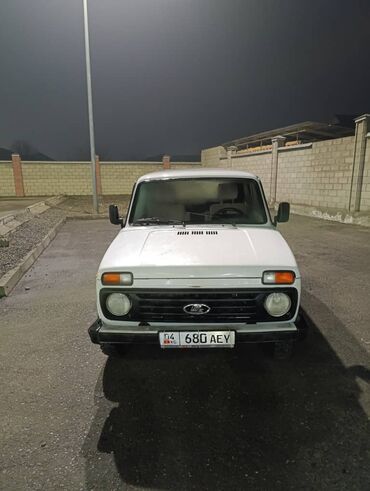 жип мошина: ВАЗ (ЛАДА) 4x4 Niva: 2002 г., 1.6 л, Механика, Бензин, SUV/4x4