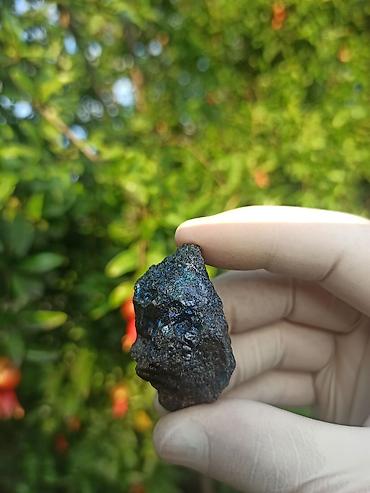 lom qizil satiram: Təbii Maqnetit - Bornit daşı Satılır 💎 Kolleksiya və Enerji Pratikləri — 8