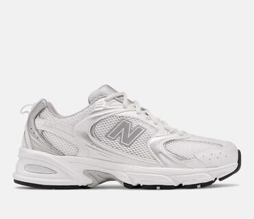 Кроссовки и спортивная обувь: Кроссовки, 38.5, 40, New Balance, Новый, цвет - Белый, Самовывоз, Бесплатная доставка, Платная доставка