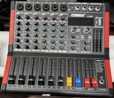 Mikrofonlar: Cobra LN6 rəqəmsal səs mikşeri studiya və ya canlı səhnə istifadəsi
