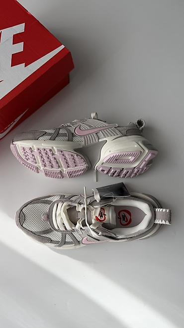 on cloud: Кроссовки, 36, 36.5, Nike, Новый, цвет - Серый — 2
