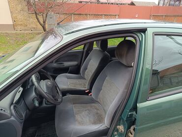 Renault: Renault Megane: 1.4 l | 2002 г. 200000 km Hečbek na lalafo.rs — 3 Renault: Renault Megane: 1.4 l | 2002 г. 200000 km Hečbek — 3