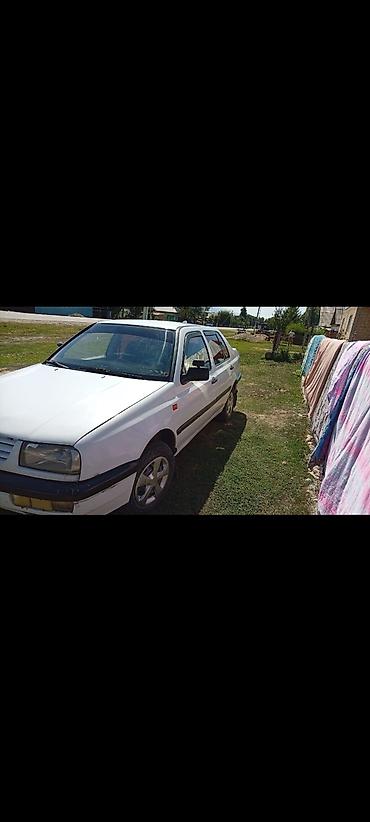fit 2004: Volkswagen Vento: 1993 г., 1.8 л, Механика, Бензин — 1
