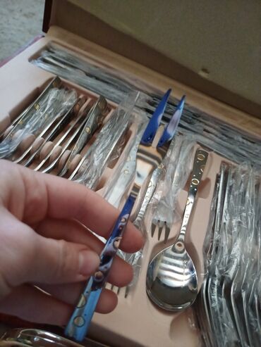 Süfrə ləvazimat dəstləri: Paslanmayan poladdan stolüstü dəst – futlyarlı - Komplekt: bıçaq — 9