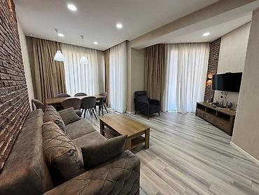 kiraye ev quba: İcarəyə verilir 2 otaqlı yeni tikili 100 m², Gənclik m. Kateqoriya — 2