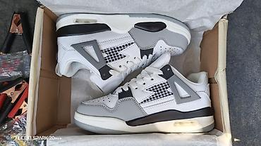 mn m: Кроссовки, 36, Air Jordan, Новый, цвет - Серый — 1