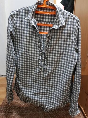 Košulje, bluze i tunike: Nova kosulja M/L vel Poluobim grudi 47 cm Ramena 38 cm Duzina 60 cm