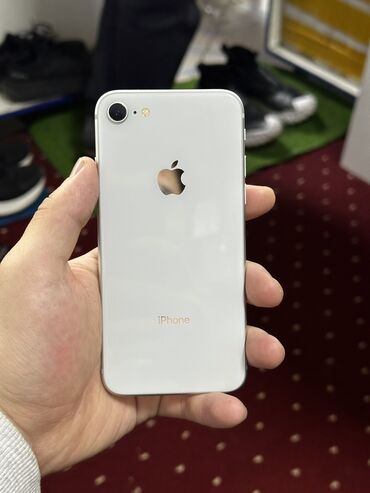 Apple iPhone: IPhone 8, Б/у, 64 ГБ, Белый, Защитное стекло, Чехол, Кабель, 85 %