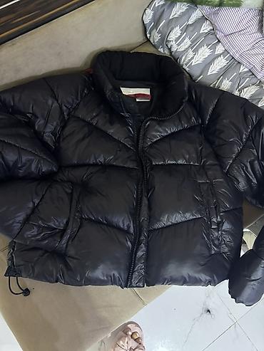 orto parisi: Qara qısa puffer gödəkçə - Rəng: qara, parıltılı material - Model — 1