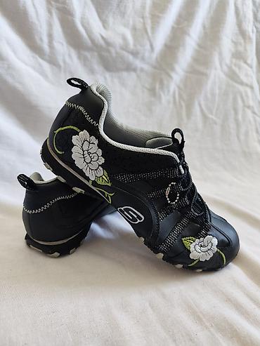 hundur krasofkalar: Skechers, Ölçü: 38, rəng - Qara, İşlənmiş — 1