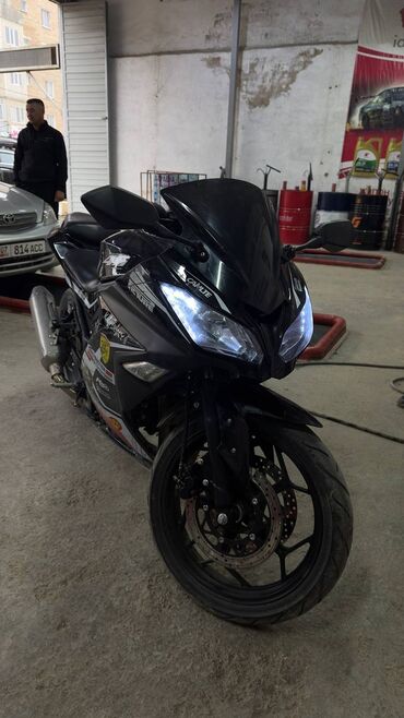 срочно продаю в связи с переездом: Спортбайк Kawasaki, 250 куб. см, Бензин, Взрослый, Б/у