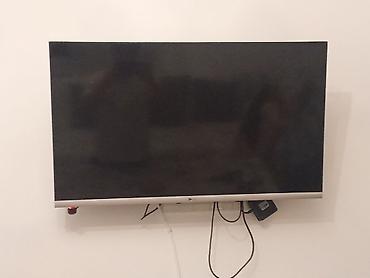 TV və video: Divaraskı LED televizor + divar asqısı - Ekran: təxminən 40–43 düym — 2