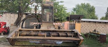 Комбайны: Самоходная сено косилка Ешка 302, Жакта. Очень хорошом состояние после