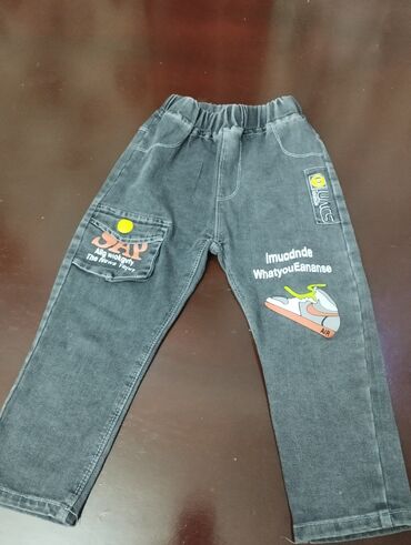 джинсы на 4 5 лет: Джинсы и брюки, цвет - Серебристый, Б/у
