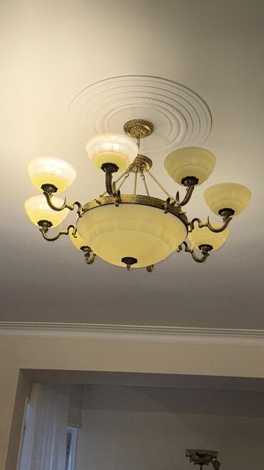 led işığ: Çılçıraq, 8 lampa