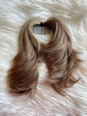 Perike i klipse: Novi model punđe sa češljićem
Cena:1300din na lalafo.rs — 3 Perike i klipse: Novi model punđe sa češljićem
Cena:1300din — 3