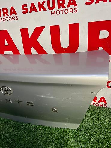 тоета платс: Крышка багажника Toyota, Б/у, Оригинал — 3