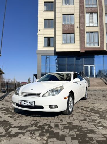 арзан машне: Toyota Windom (правый руль), седан бизнес‑класса в белом цвете. Кузов