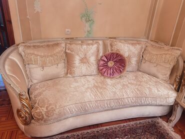 az işlənmiş divanlar: İşlənmiş, Jurnal masası, Dolab, Komod, Türkiyə