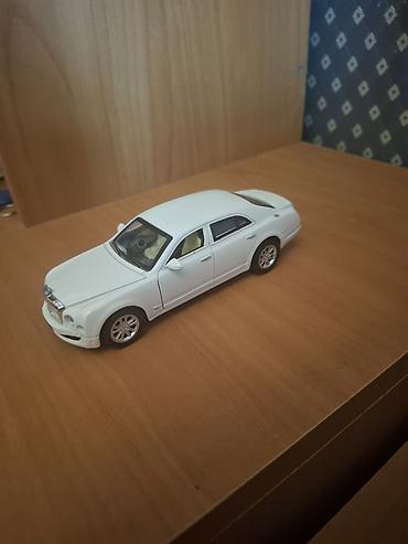 mitsubishi lancer evolution: Bentley Mulsanne miniatür model avtomobil - Miqyas: təxmini 1:24 - — 2