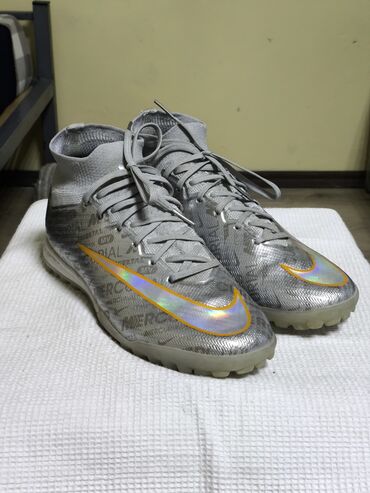 Кроссовки и спортивная обувь: Мужские кроссовки, 40, Nike, Б/у, цвет - Серый, Самовывоз
