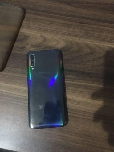 Samsung: Samsung Galaxy A50, 64 GB, rəng - Qara, İki sim kartlı