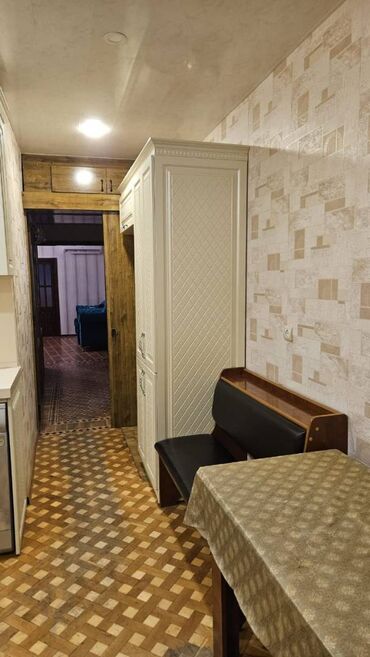 Uzunmüddətli kirayə mənzillər: Neftçilər metrosu yaxınlığında,229 nömrəli məktəbin yanında,5 — 13