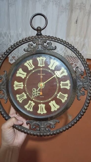 часы и серьги: Срочно Продаётся настенные часы Янтарь кварц СССР Б/у в отличном