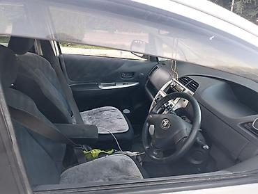 шевроны: Toyota Ractis: 2005 г., 1.5 л, Автомат, Бензин, Хэтчбэк — 8