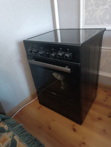 кухонные приборы: Продается почти новая печка духовка фирма Gefest