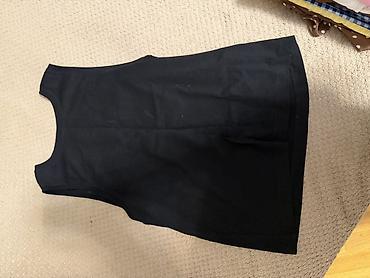 Qara rəngli qadın topu/donüstü (sleeveless) - Rəng: Saf qara - Model