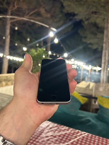 iphone sr: IPhone SE, Gümüşü, Barmaq izi — 4