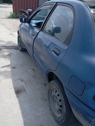 газ53 продаю: Mazda 121: 1991 г., 1.3 л, Механика, Бензин, Седан