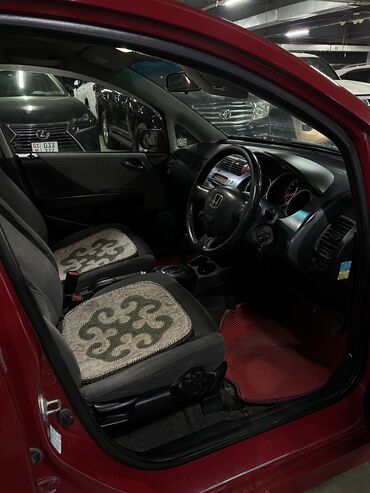 Honda: Honda Fit: 2002 г., 1.3 л, Вариатор, Бензин, Хэтчбэк at lalafo.kg — 6 Honda: Honda Fit: 2002 г., 1.3 л, Вариатор, Бензин, Хэтчбэк — 6