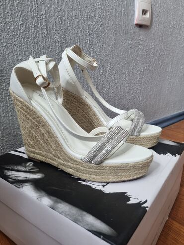 Sandale: Sandale, 39