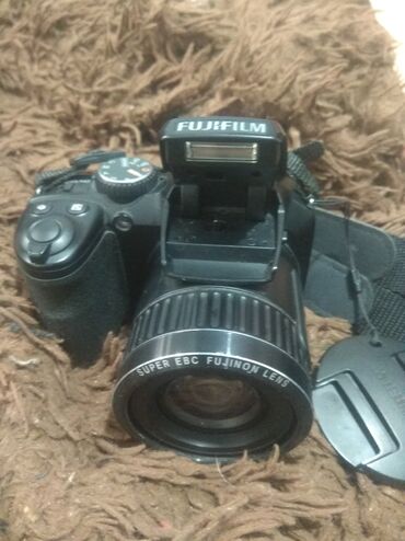 тренога для фотоаппарата: Продаю фотоаппарат FUJIFILM S4800. Почти новый пользовались пару раз