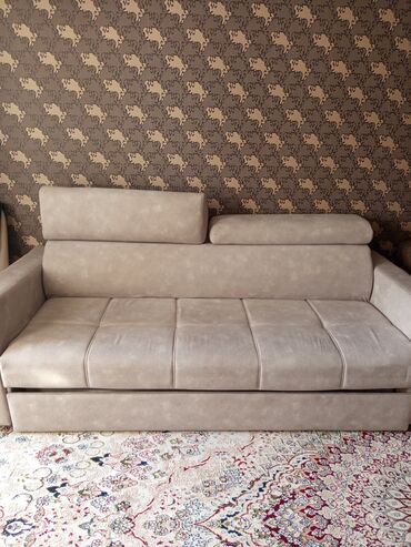 трехместный раскладной диван кровать: Бүктөмө диван, Колдонулган