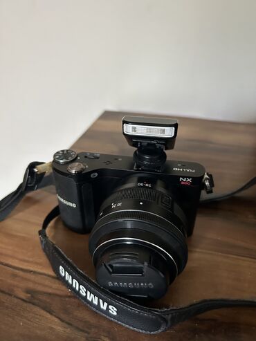 цифровой фотоаппарат samsung: Фотоаппарат Samsung NX200. Съемный объектив и вспышка. В комплекте
