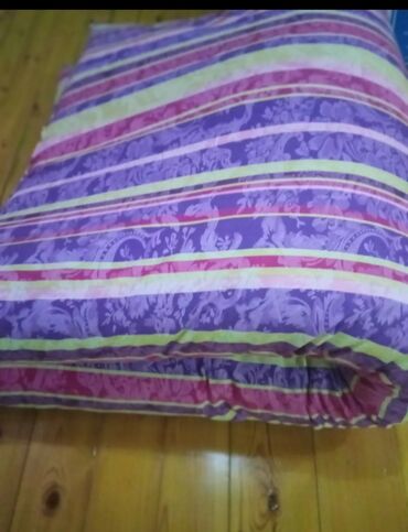 Mebel: Yundan iki neferlik 160*200 dowekdir tecili evden cixmalidir bir nece