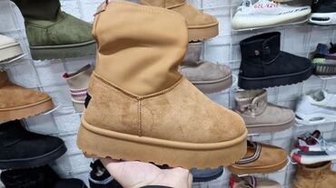 gumene cizme waikiki: Ugg čizme, bоја - Šareno, 41