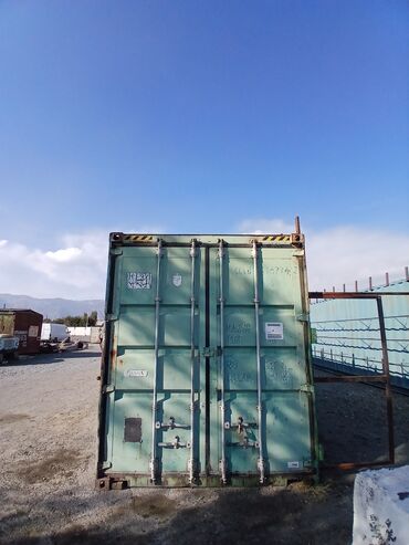 container house дома из контейнеров бишкек, контейнеры в бишкеке фото: Морской контейнер 40 футов (примерно 12 м) переделанный под