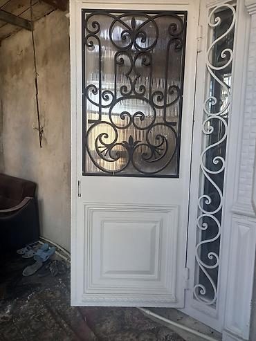 Giriş qapıları: Mənzil üçün Yeni Giriş qapısı Petlə ilə, Pulsuz quraşdırma, Ödənişli çatdırılma, Rayonlara çatdırılma, Ünvandan götürmə — 18