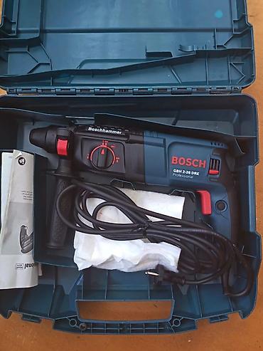 drelər: Bosch GBH 2-26 DRE Professional perforator. Alətin üzərində görünən — 1