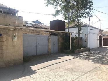 Həyət evləri və villalar: M.Ə. Rəsulzadə qəs. 3 otaqlı, 70 kv. m, Təmirsiz — 2