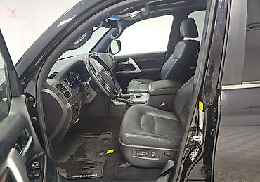 Toyota: Toyota Land Cruiser: 2020 г., 5.7 л, Автомат, Бензин, Внедорожник — 6