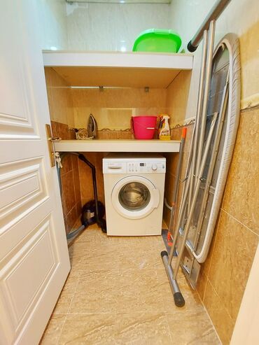 Günlük kirayə mənzillər: 3 otaqlı, Xətai r. r-nu — 15