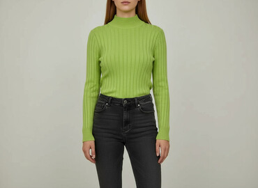 Swetry: Sweter damski, rozmiar S