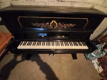 цифровое фортепиано yamaha: Продаю пианино "Украина Одесса" в отличном состоянии. Инструмент имеет