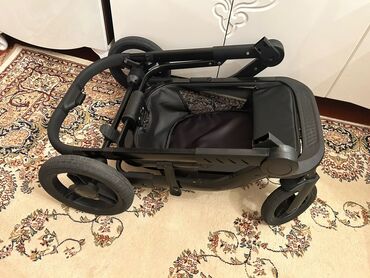 Modullu arabalar: Uşaq arabası – qatlanan, yığcam və möhkəm konstruksiyalı. - Rəng — 1